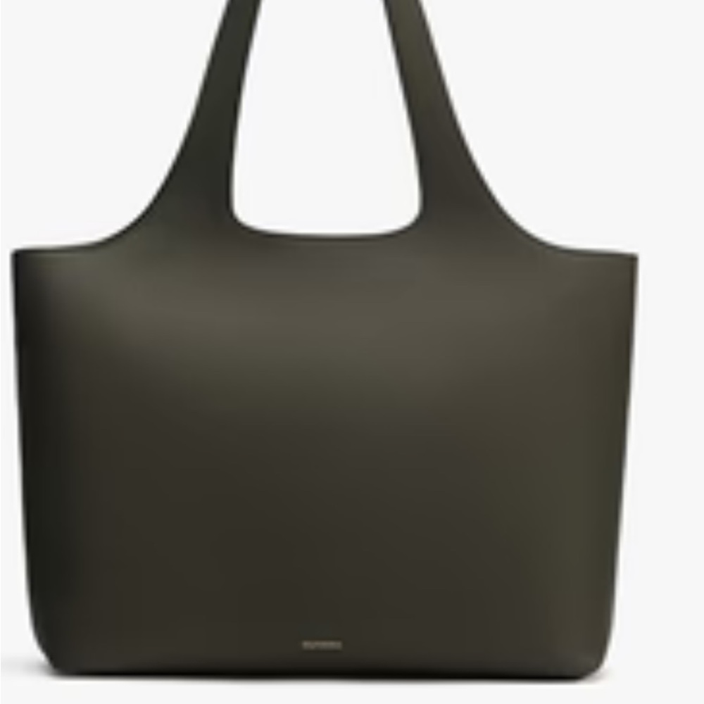 Cuyana italian leather system zipper tote 16” in olive green